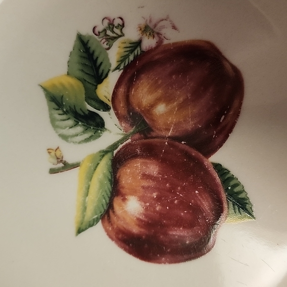 ☆Set of 4. Casuals by China Pearl. Apple Pattern with Green Rim. Salad Plates.☆ - Picture 2 of 10